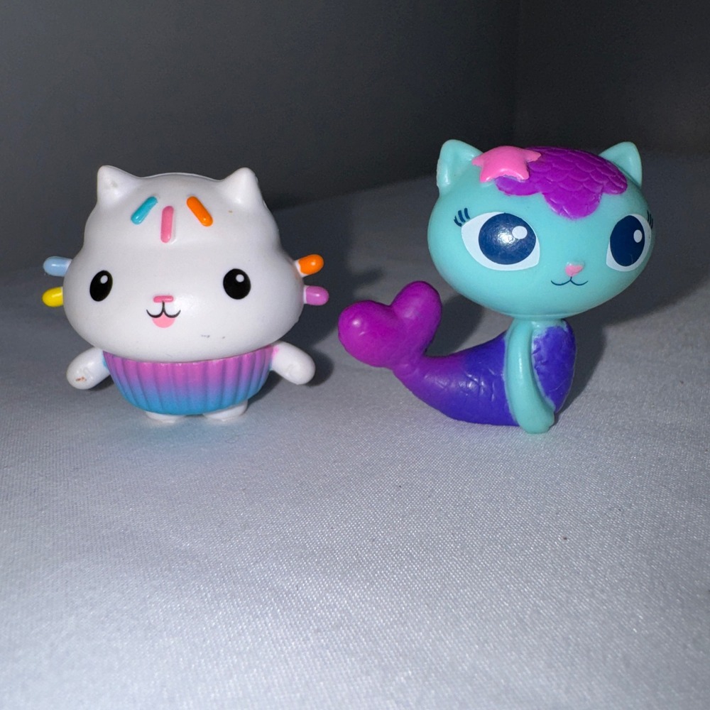 Gabbys Dollhouse Cakey Cat and Mercat Mini Figures Set 36204 DWA LLC SML